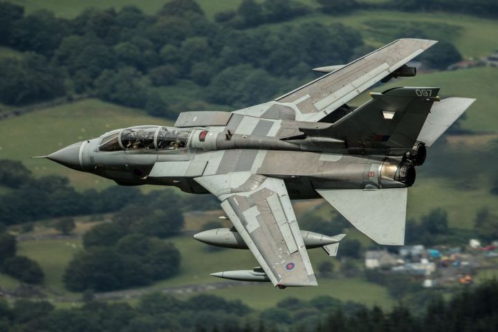 Panavia-Tornado-GR4-ZD749-3