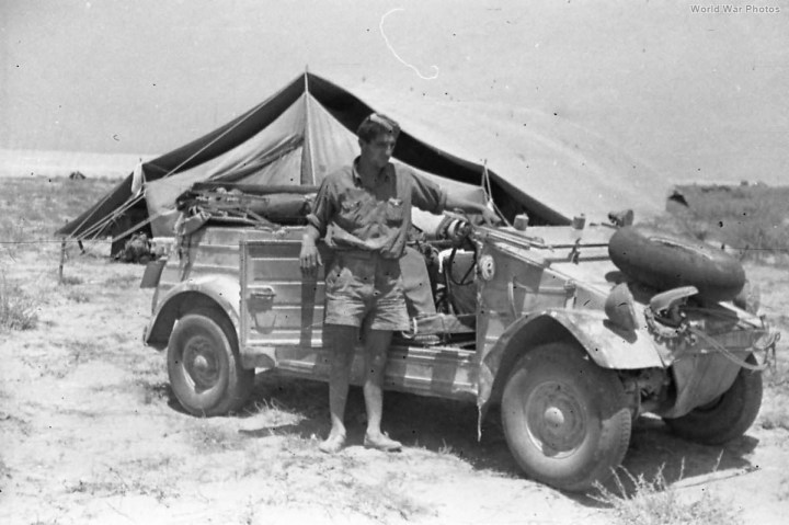 Afrika_korps_Kubelwagen_1943